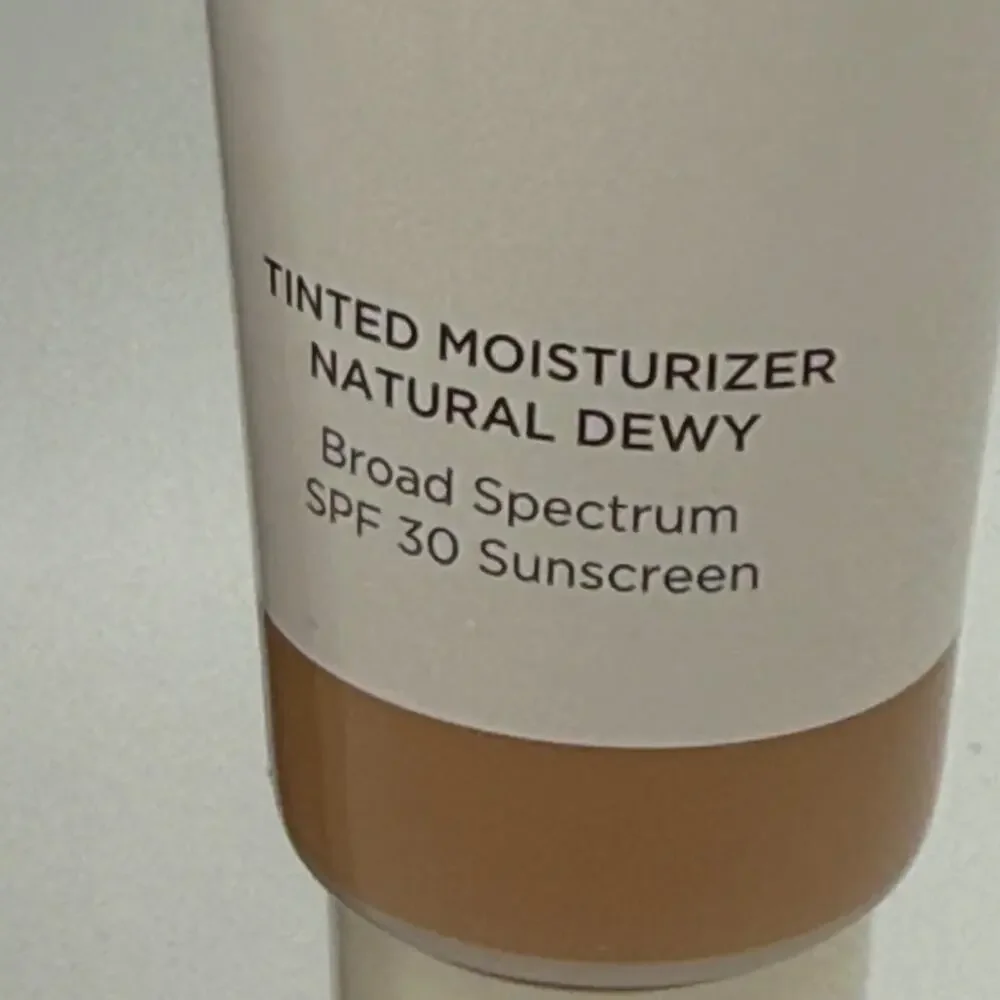Laura Mercier Tinted Moisturizer Natural Dewy 4C Hazel 1.5 Fl Oz/45ml